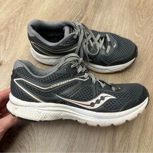 Saucony Cohesion Grey and Light Pink Sneakers size 7
